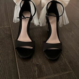 Elegant Black Women's Heels with Tulle Accents